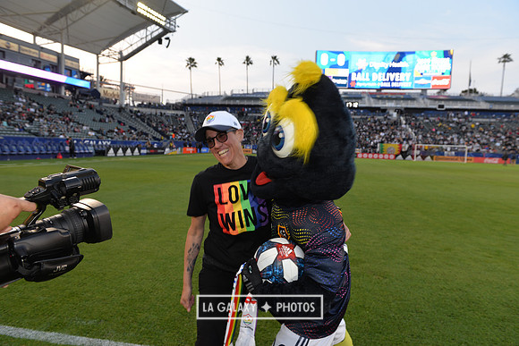 060219_LAGalaxy_vs_NERevolution_SC1052