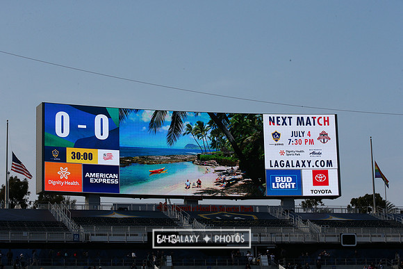 060219_LAGalaxyvsRevolution_GA_1821