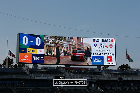 060219_LAGalaxyvsRevolution_GA_1999