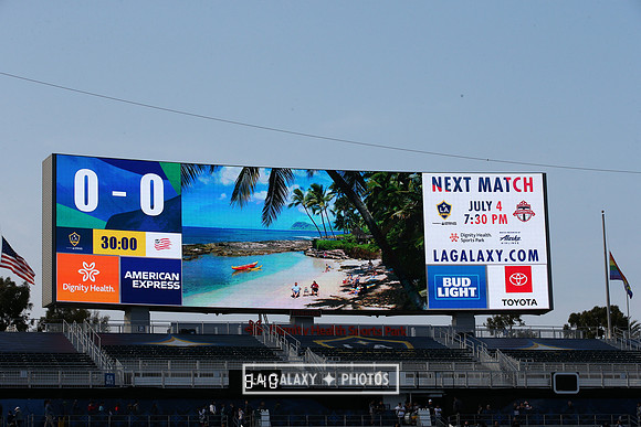 060219_LAGalaxyvsRevolution_GA_1824