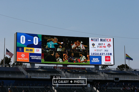 060219_LAGalaxyvsRevolution_GA_1791