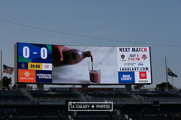 060219_LAGalaxyvsRevolution_GA_1911