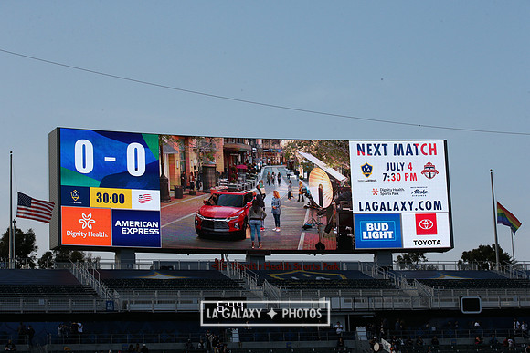 060219_LAGalaxyvsRevolution_GA_1994