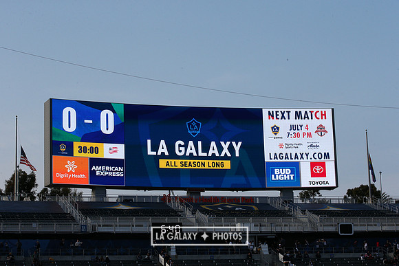 060219_LAGalaxyvsRevolution_GA_1853