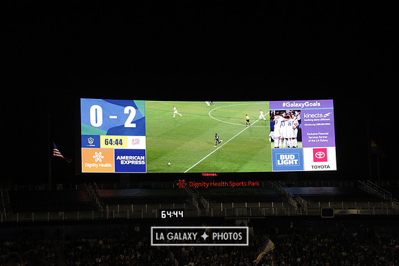 060219_LAGalaxyvsRevolution_GA_1749