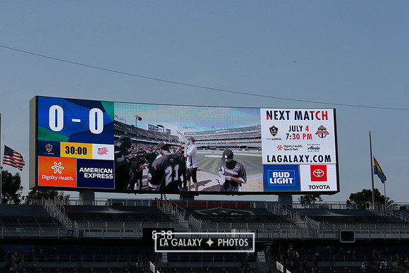 060219_LAGalaxyvsRevolution_GA_1759