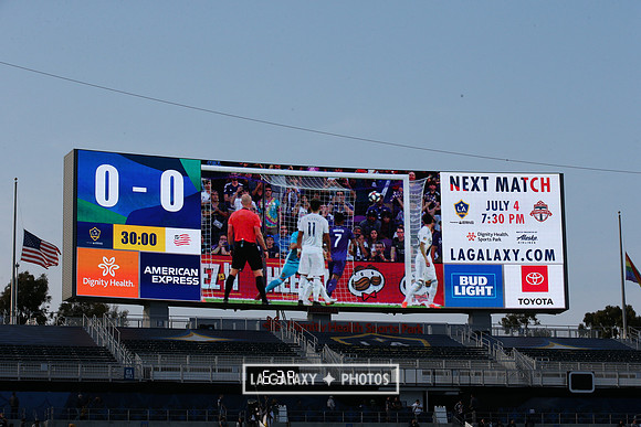 060219_LAGalaxyvsRevolution_GA_1771