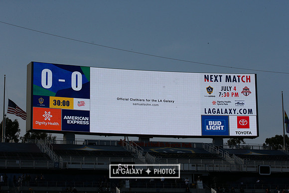 060219_LAGalaxyvsRevolution_GA_1885