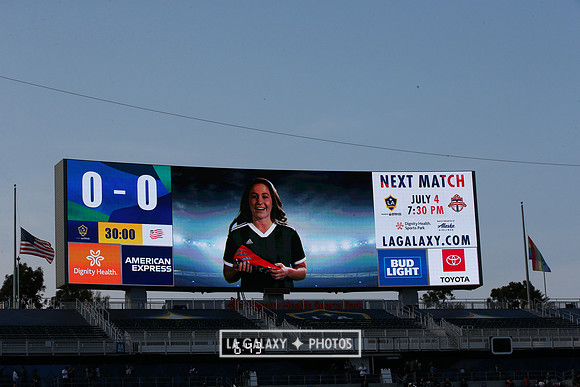 060219_LAGalaxyvsRevolution_GA_1962