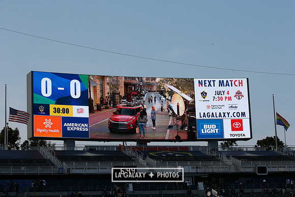 060219_LAGalaxyvsRevolution_GA_1993