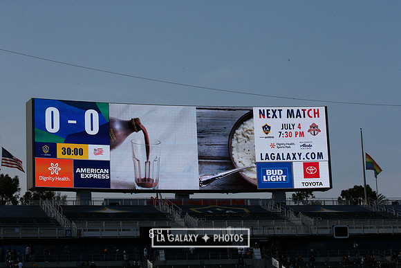 060219_LAGalaxyvsRevolution_GA_1907