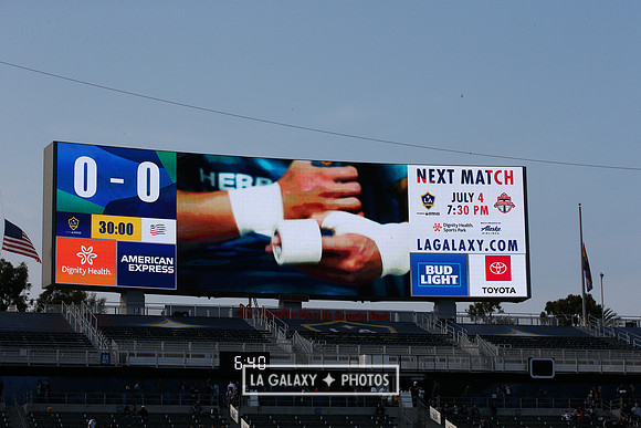 060219_LAGalaxyvsRevolution_GA_1836