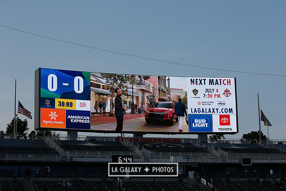 060219_LAGalaxyvsRevolution_GA_2001