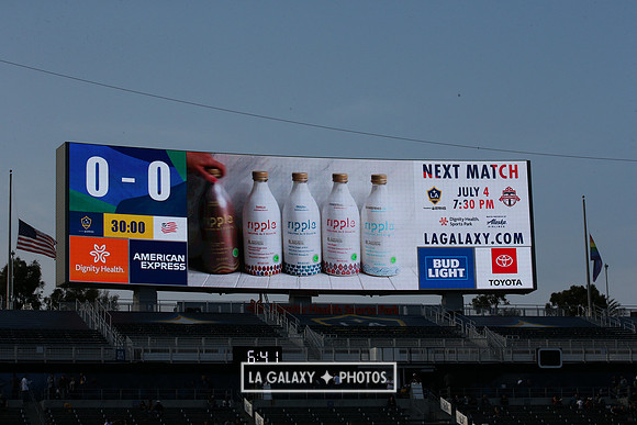 060219_LAGalaxyvsRevolution_GA_1890