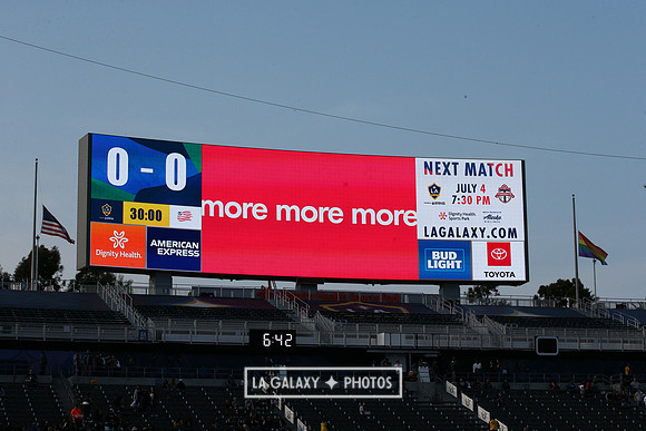 060219_LAGalaxyvsRevolution_GA_1934