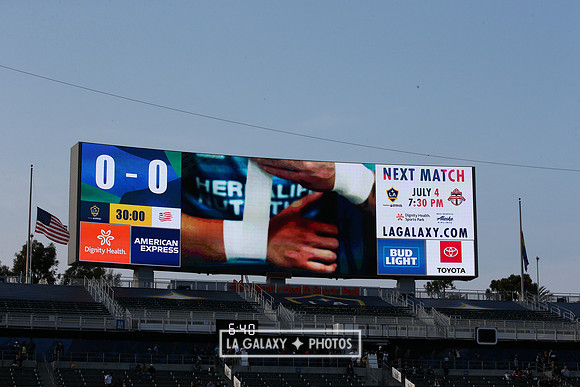 060219_LAGalaxyvsRevolution_GA_1839
