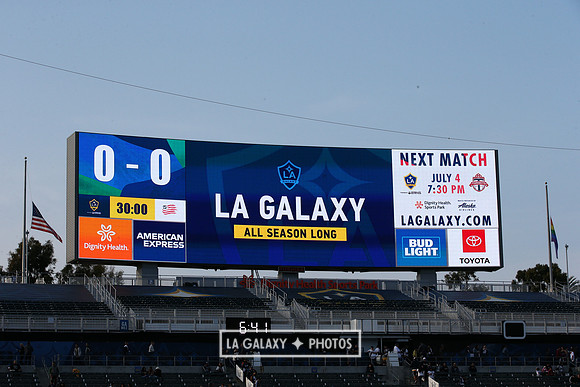 060219_LAGalaxyvsRevolution_GA_1866
