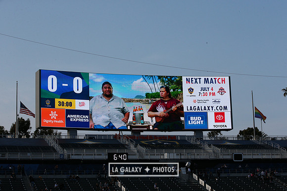 060219_LAGalaxyvsRevolution_GA_1807