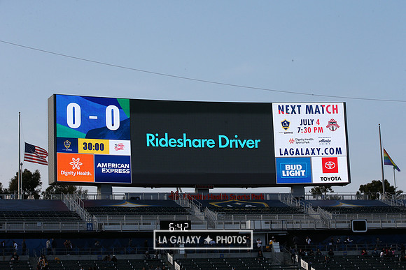 060219_LAGalaxyvsRevolution_GA_1929