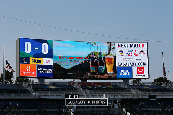 060219_LAGalaxyvsRevolution_GA_1827