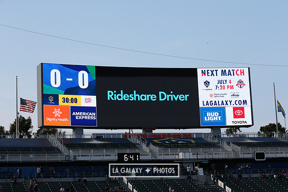 060219_LAGalaxyvsRevolution_GA_1925