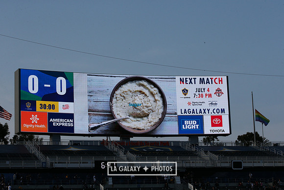 060219_LAGalaxyvsRevolution_GA_1905