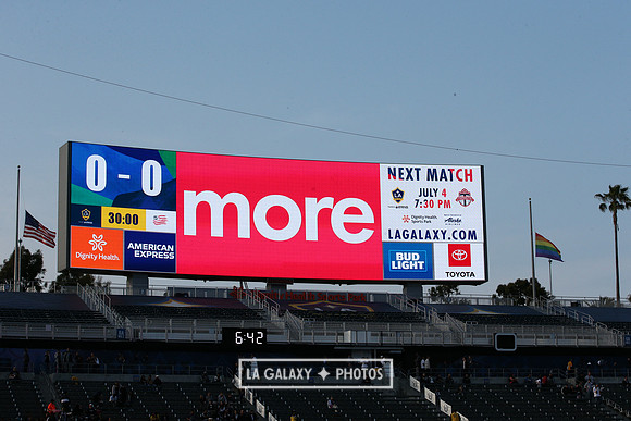 060219_LAGalaxyvsRevolution_GA_1930