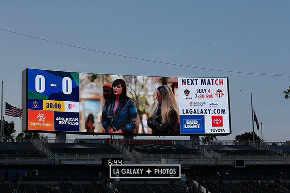 060219_LAGalaxyvsRevolution_GA_1990