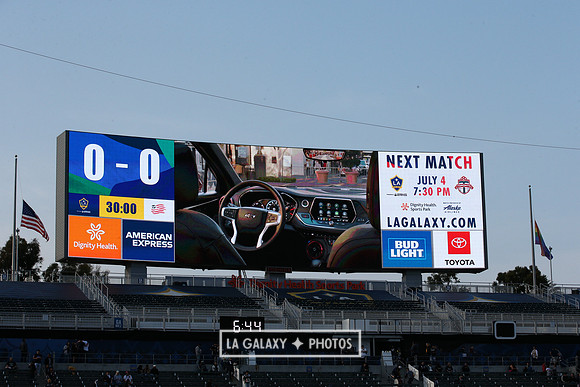 060219_LAGalaxyvsRevolution_GA_1981