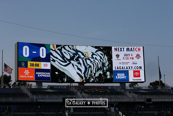 060219_LAGalaxyvsRevolution_GA_1848