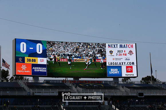 060219_LAGalaxyvsRevolution_GA_1852