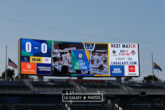 060219_LAGalaxyvsRevolution_GA_1800