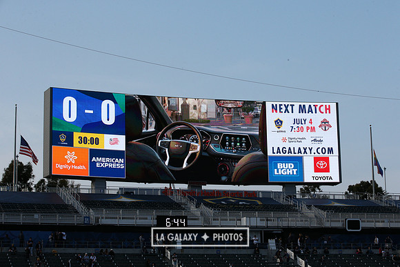060219_LAGalaxyvsRevolution_GA_1980