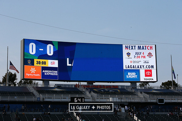 060219_LAGalaxyvsRevolution_GA_1869