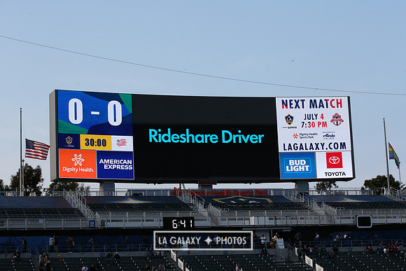 060219_LAGalaxyvsRevolution_GA_1924