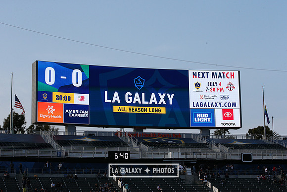 060219_LAGalaxyvsRevolution_GA_1859