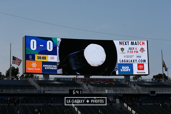 060219_LAGalaxyvsRevolution_GA_1899