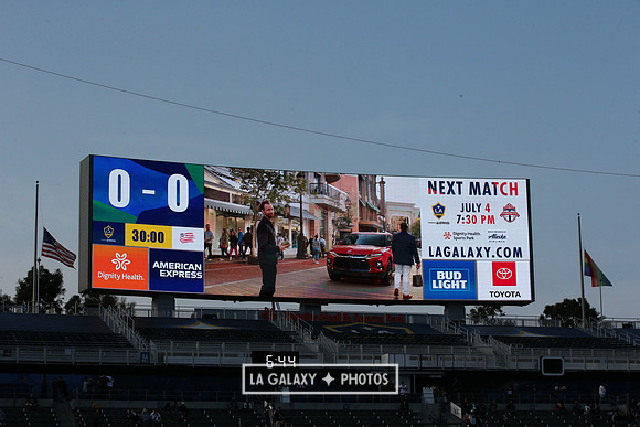 060219_LAGalaxyvsRevolution_GA_1998