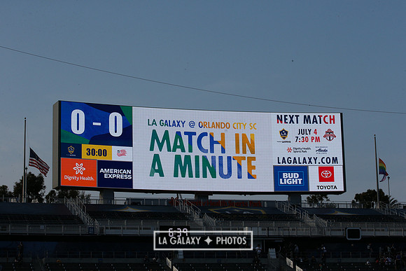 060219_LAGalaxyvsRevolution_GA_1795