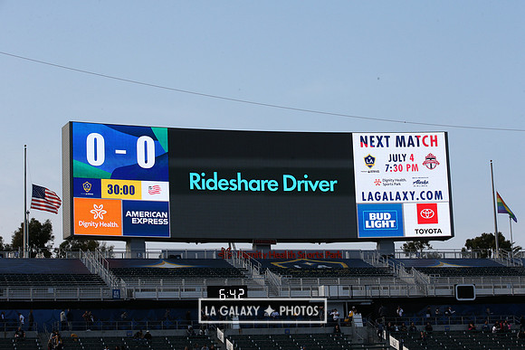 060219_LAGalaxyvsRevolution_GA_1928