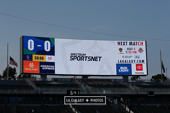 060219_LAGalaxyvsRevolution_GA_1870