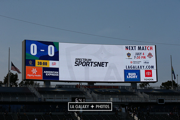 060219_LAGalaxyvsRevolution_GA_1874