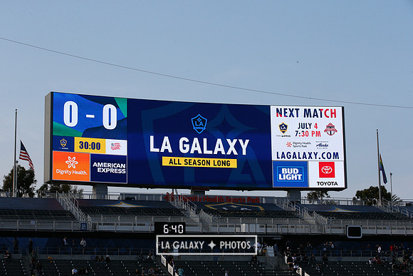 060219_LAGalaxyvsRevolution_GA_1857