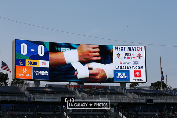 060219_LAGalaxyvsRevolution_GA_1835
