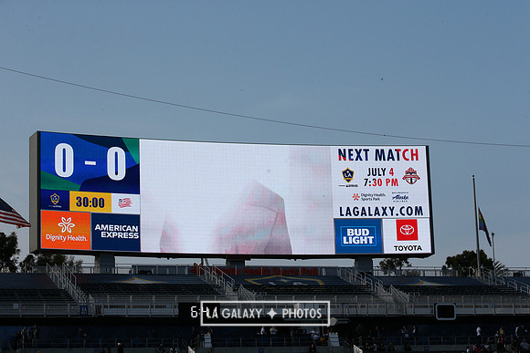 060219_LAGalaxyvsRevolution_GA_1876