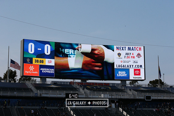 060219_LAGalaxyvsRevolution_GA_1837
