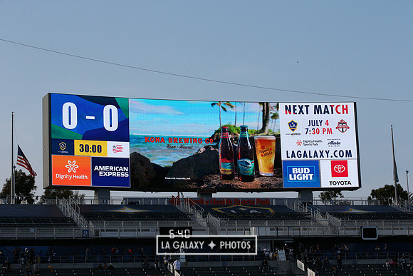 060219_LAGalaxyvsRevolution_GA_1833