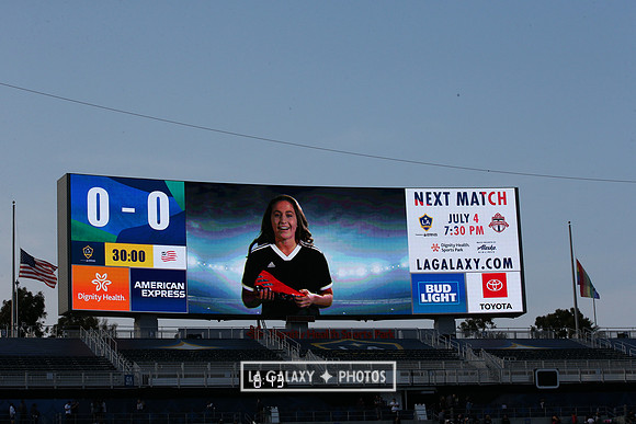 060219_LAGalaxyvsRevolution_GA_1961