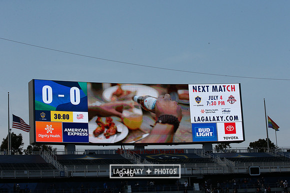 060219_LAGalaxyvsRevolution_GA_2032
