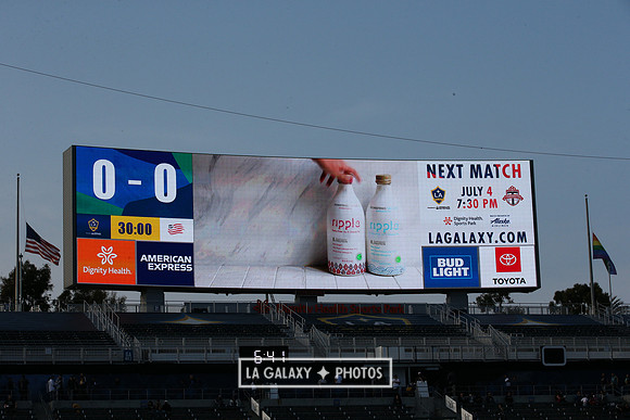 060219_LAGalaxyvsRevolution_GA_1896